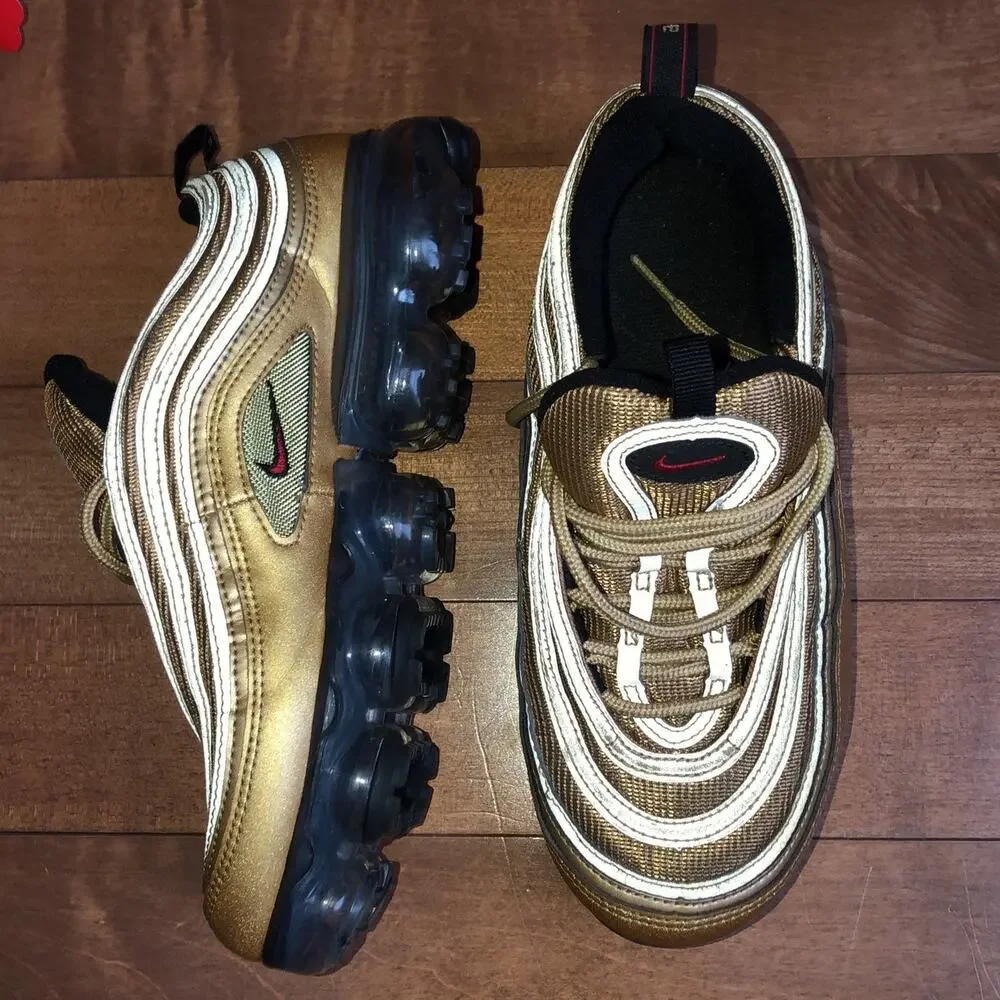 Nike Air VaporMax 97 Metallic Gold size 6